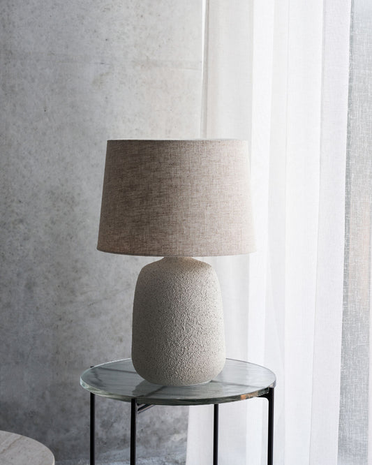 Bordlampe med skærm