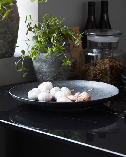 Rundt fad – sort og brun