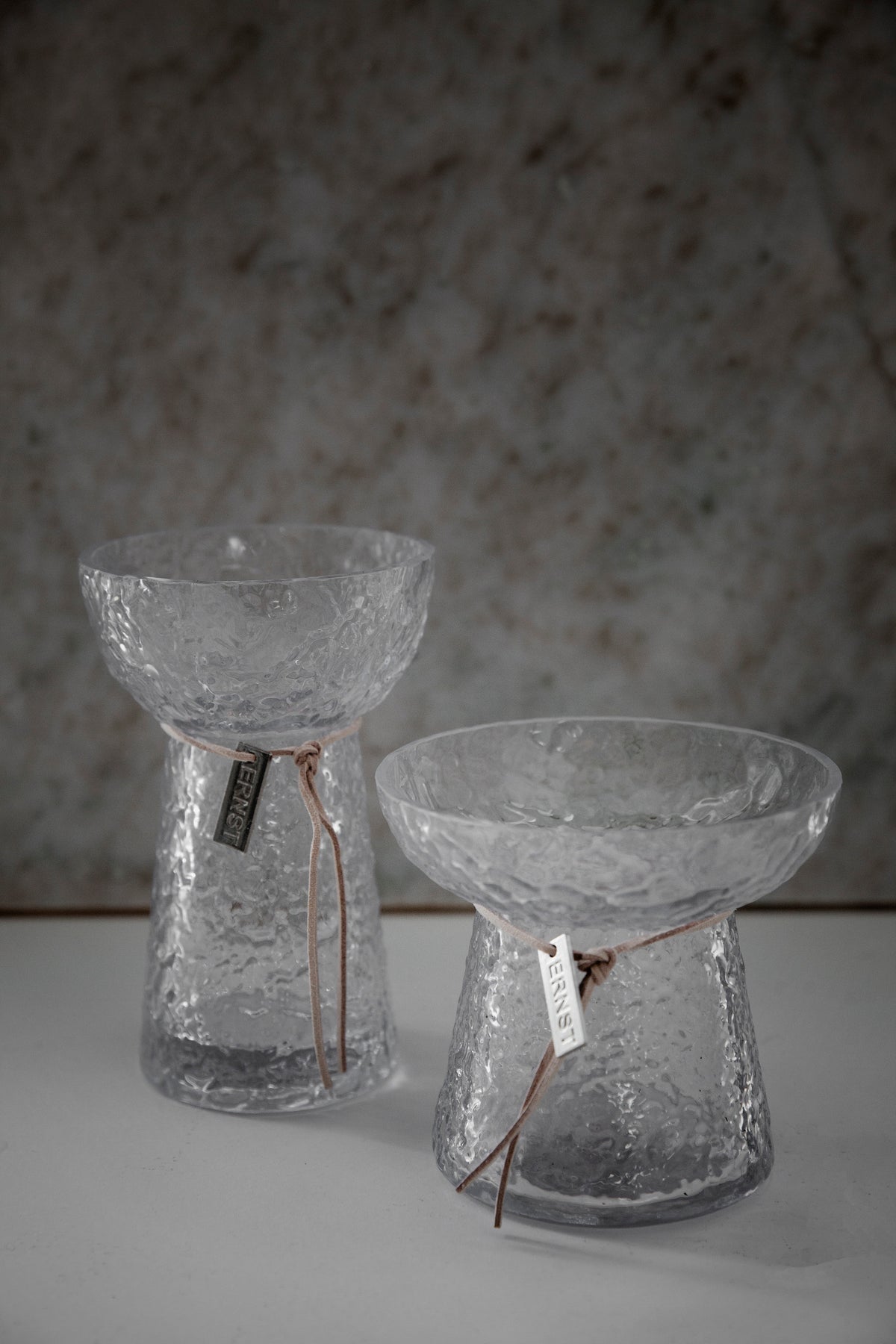 Struktureret glasvase – 15 cm