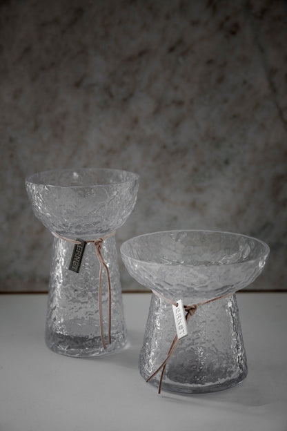 Struktureret glasvase – 15 cm