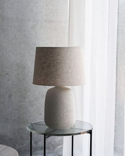 Bordlampe med skærm