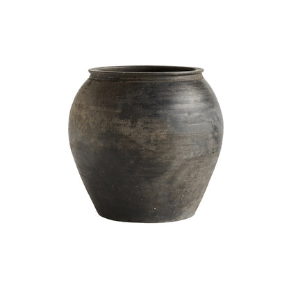 Antik håndlavet lerkrukke fra Kina med naturlig patina, rustik overflade og variationer i form og farve, ca. Ø 40 × H 40 cm