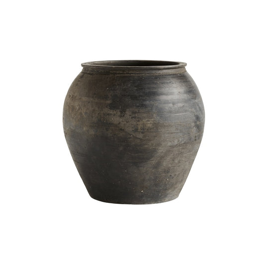 Antik håndlavet lerkrukke fra Kina med naturlig patina, rustik overflade og variationer i form og farve, ca. Ø 40 × H 40 cm