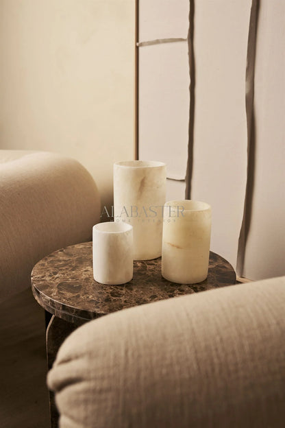 Hvid cylinderformet fyrfadsstage i ren alabaster