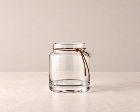 Fyrfadsstage i klart glas med læderrem, 10 cm høj