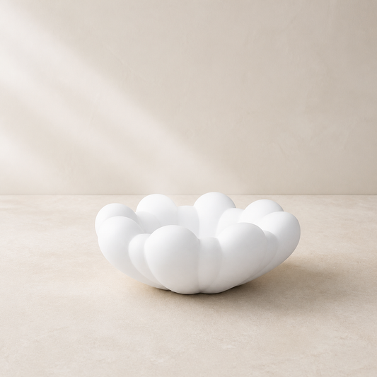 Bloom Tray Big i skulpturel Bone White keramik