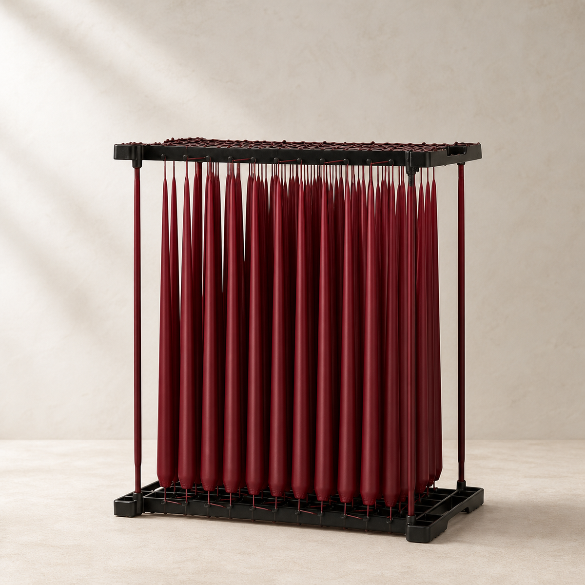 ester & erik – Stagelys – 42 cm – Deep wine